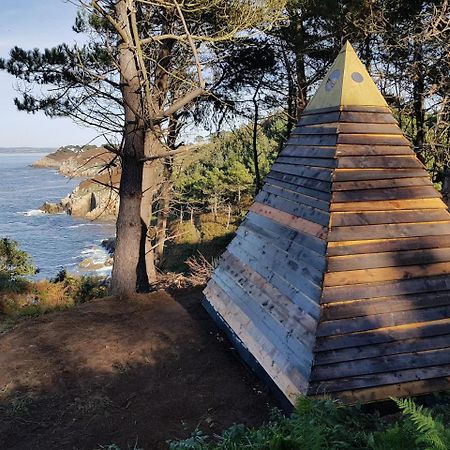Bed and Breakfast Les Fous De Bassans Poullan-sur-Mer Zewnętrze zdjęcie
