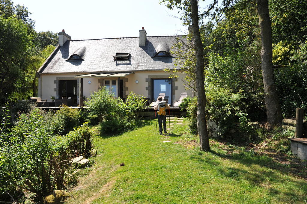 Bed and Breakfast Les Fous De Bassans Poullan-sur-Mer Zewnętrze zdjęcie