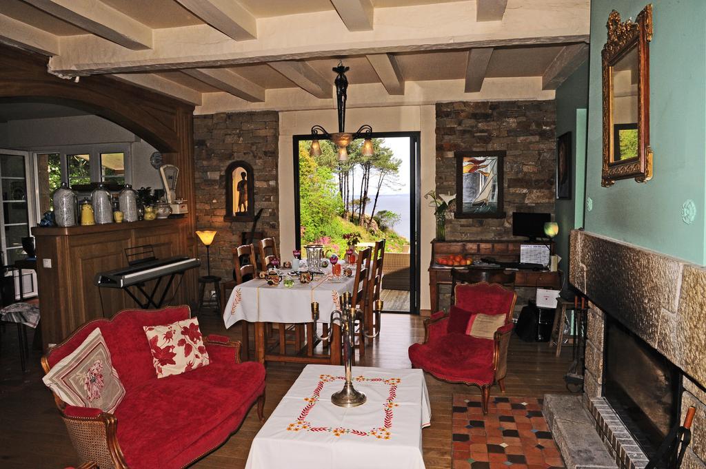 Bed and Breakfast Les Fous De Bassans Poullan-sur-Mer Zewnętrze zdjęcie