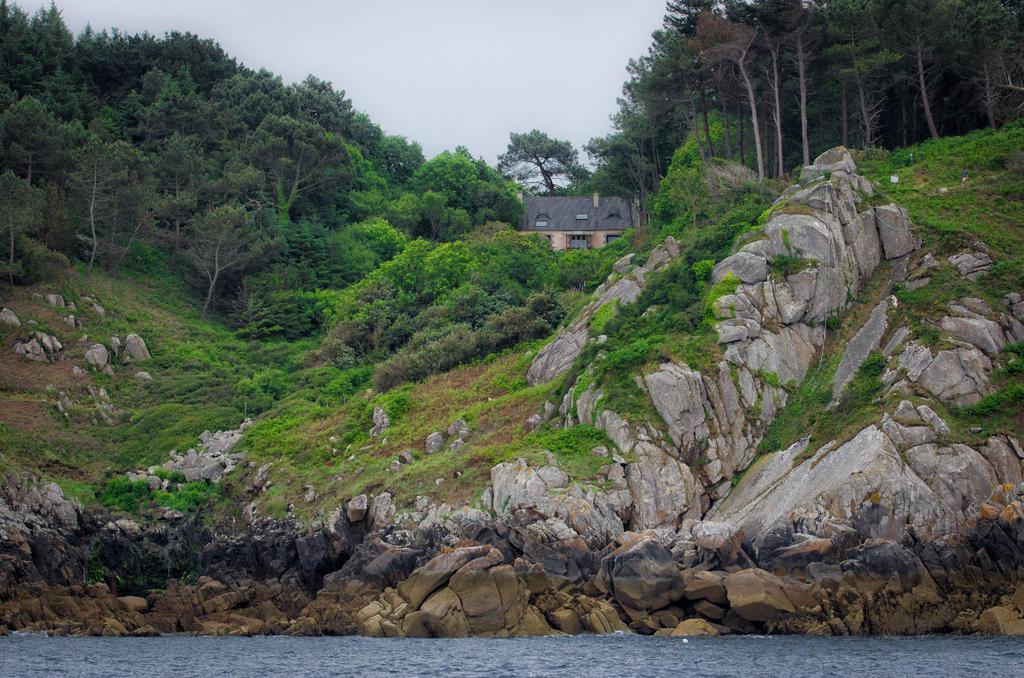 Bed and Breakfast Les Fous De Bassans Poullan-sur-Mer Zewnętrze zdjęcie