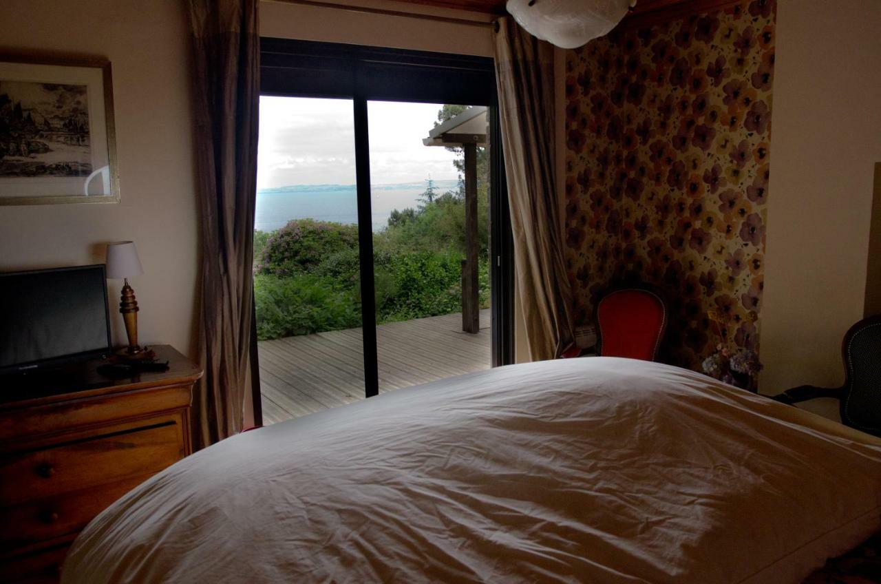 Bed and Breakfast Les Fous De Bassans Poullan-sur-Mer Zewnętrze zdjęcie